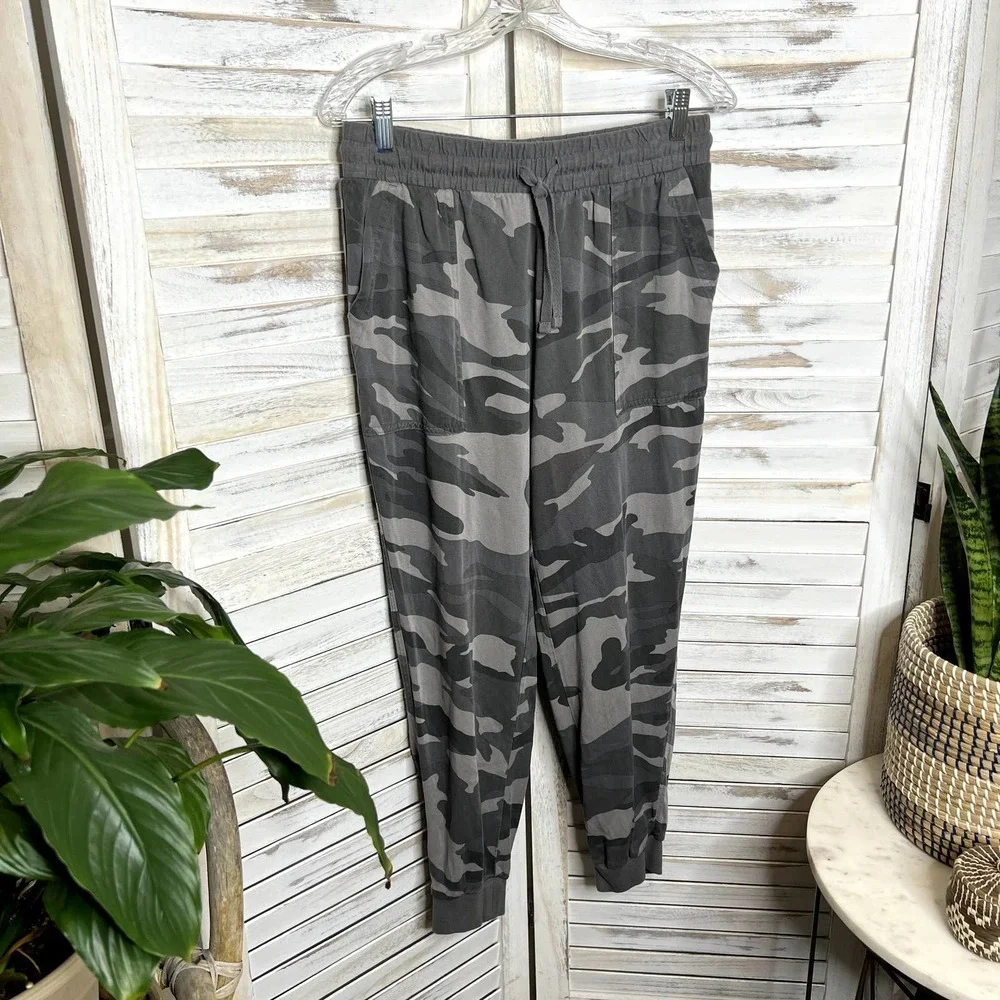 SPLENDID Women's Camo Camouflage Loose Fit Jogger Pants Drawstring Waist Gray S - Picture 5 of 12